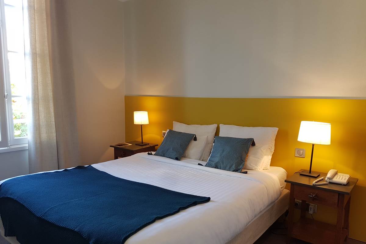 Chambre standard double vue sur le village