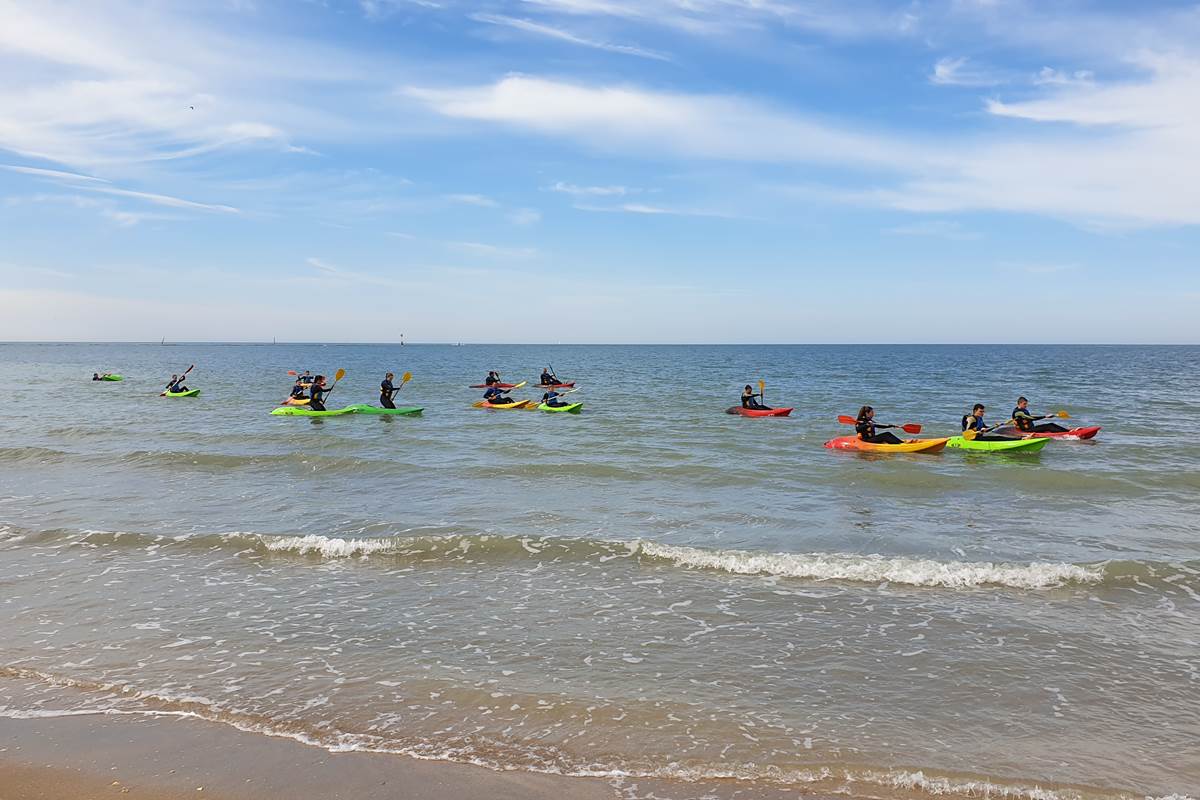 Concept Sport Émotion _ Centre de loisir _ séance découverte du kayak en mer