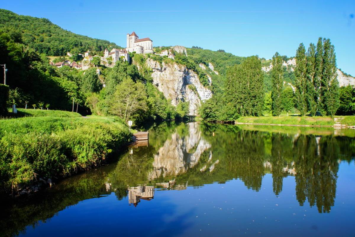 Saint Cirq Lapopie et son reflet