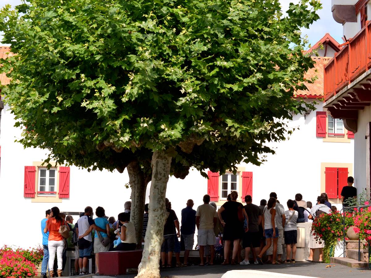 La place du village à Bidart
