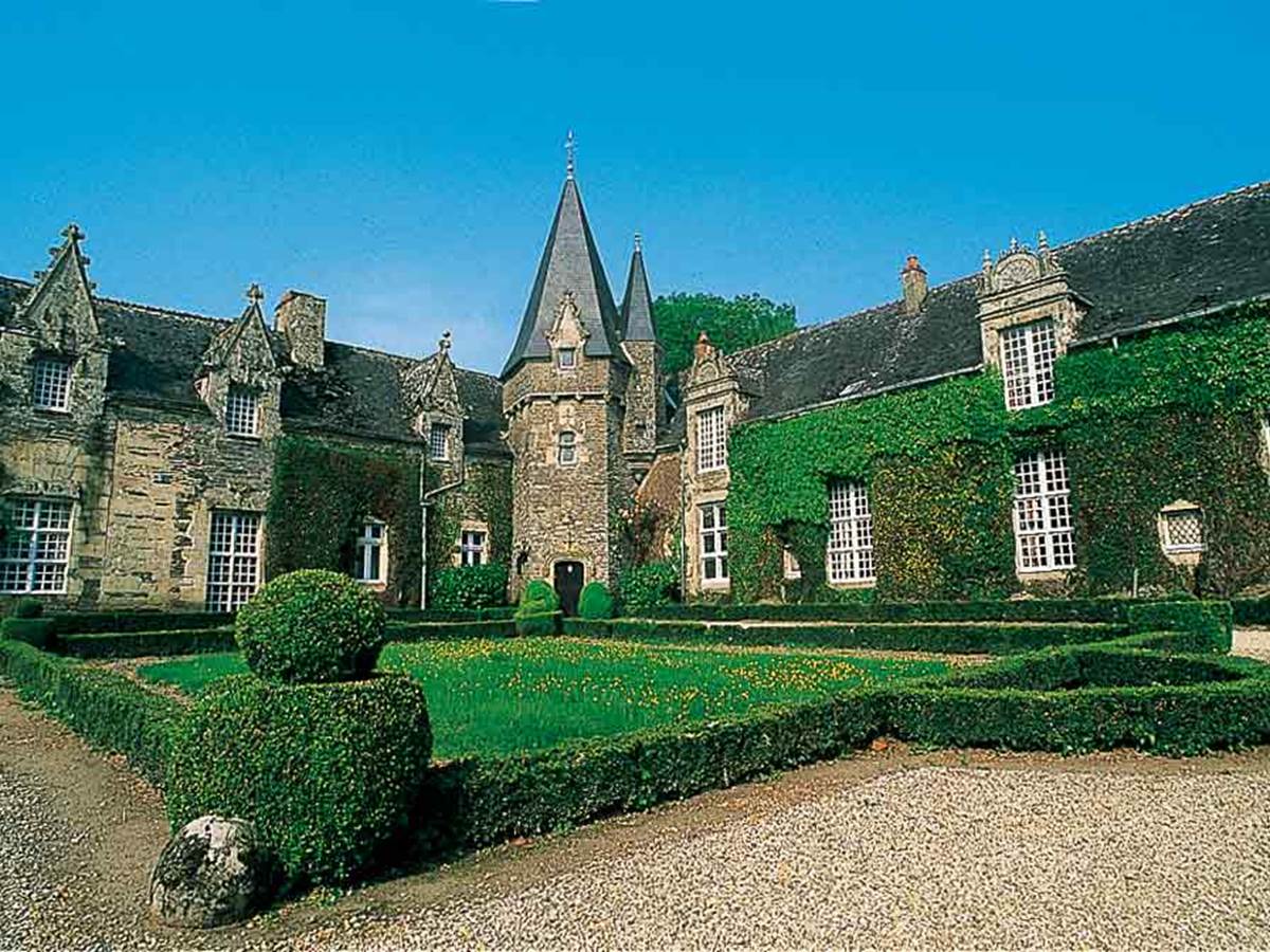 ROCHEFORT-EN-TERRE