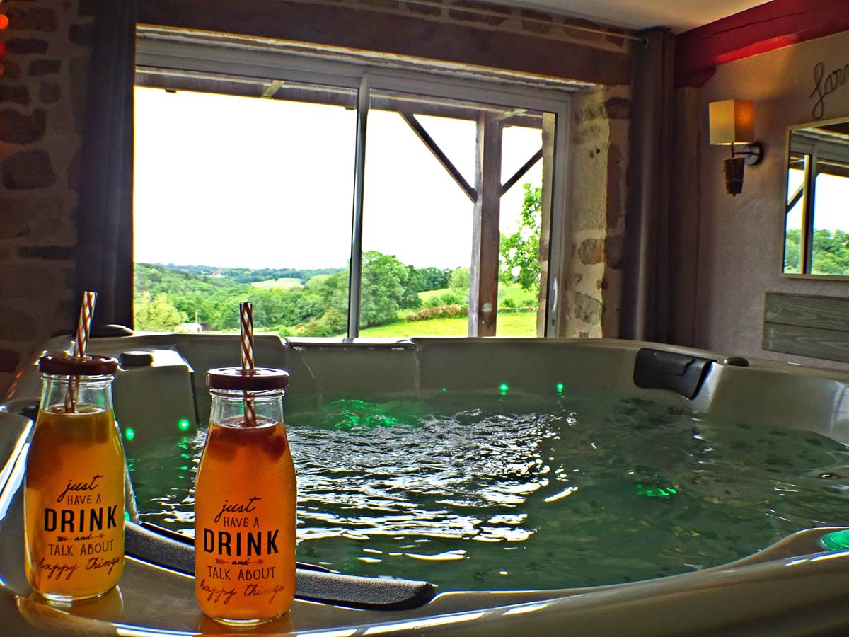 les instants voles spa privatif - Chambre Nougat, la vue depuis votre jacuzzi