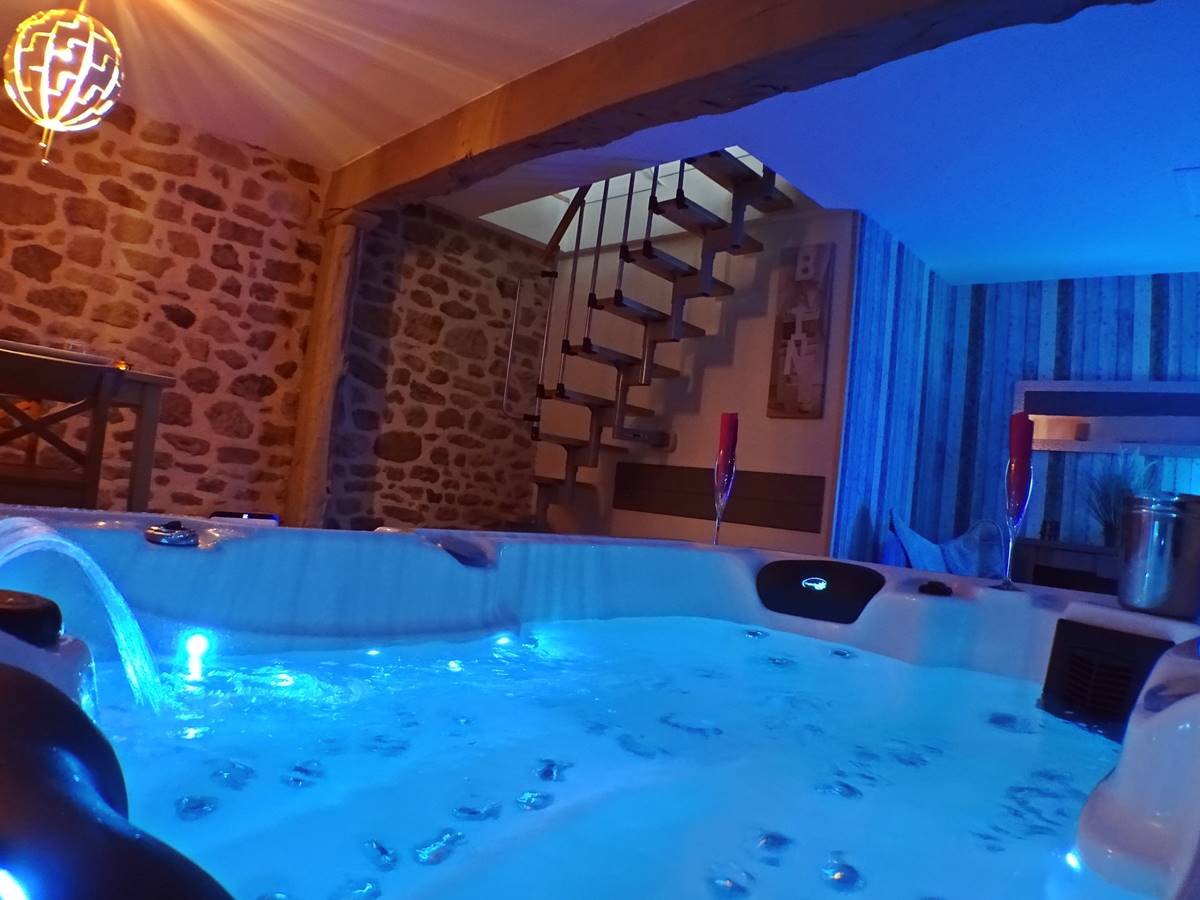 les instants voles jacuzzi privatif - Une petite coupe