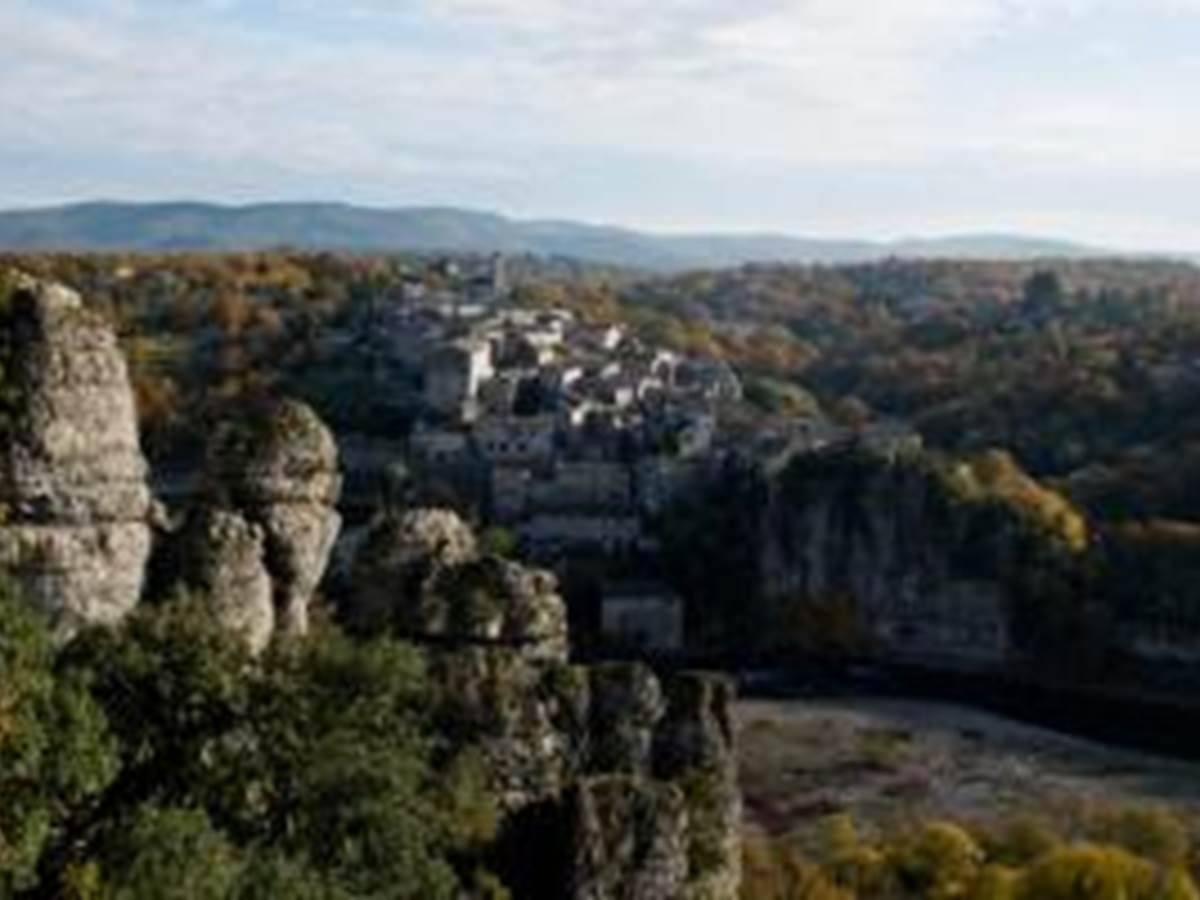 Balazuc, village de caractère au-dessus de l'Ardèche