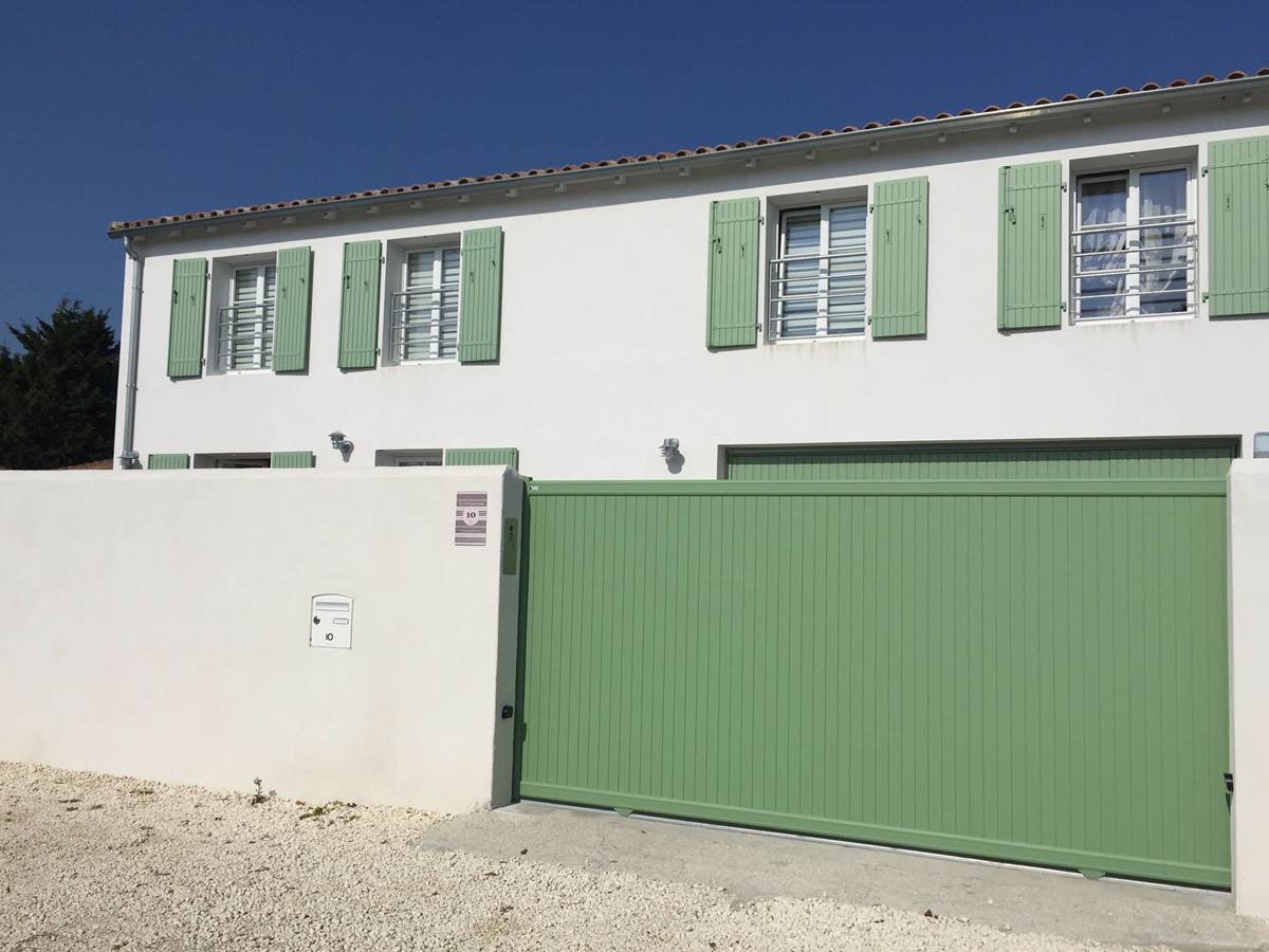 Facade-de-la-maison-la-couardaise
