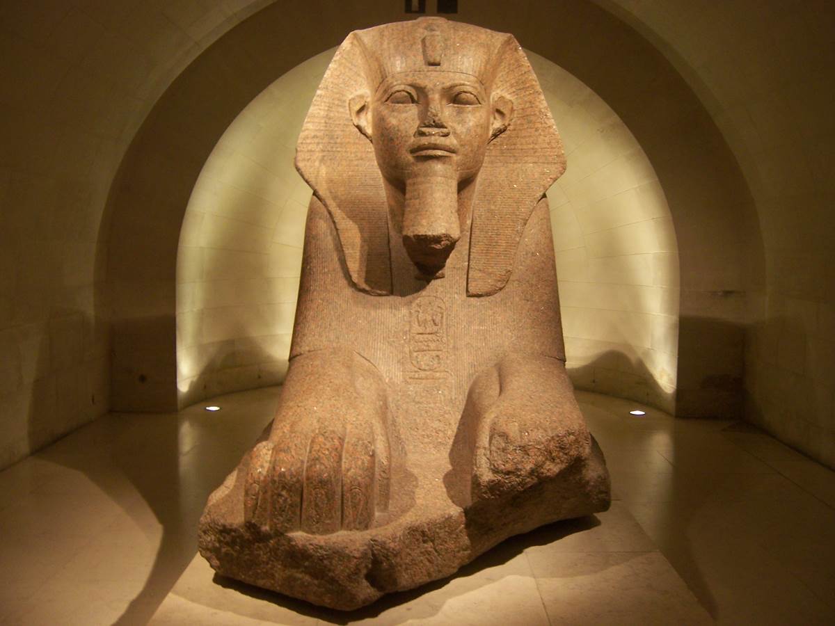 Sphynx or Pharaoh... Find more with your Paris Angels private guide!