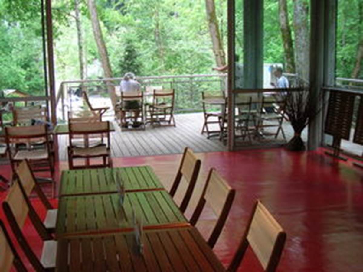 BAR - RESTAURANT 