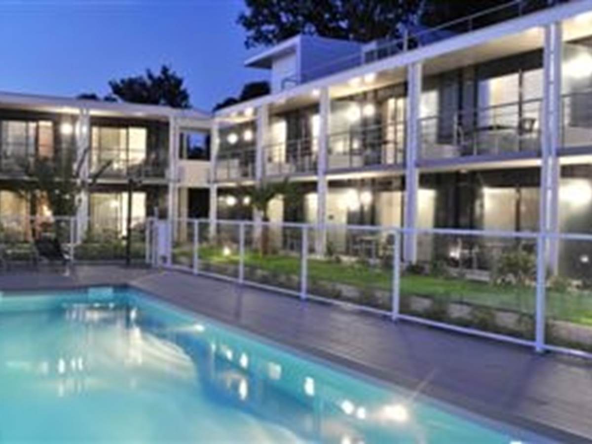 Hotel Eden Park Pau-Bizanos Vue générale nuit hotel