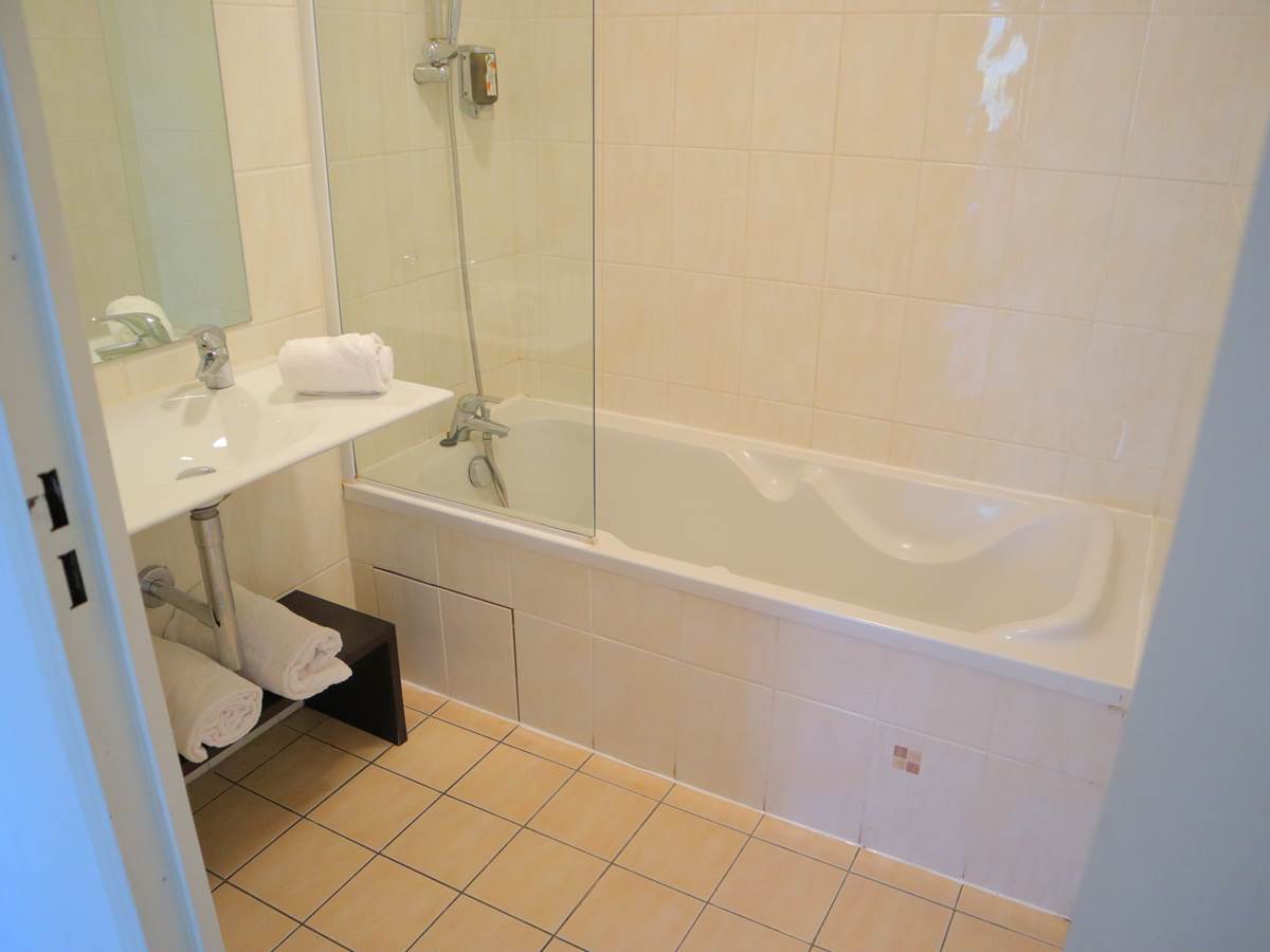 Salle de bain 1