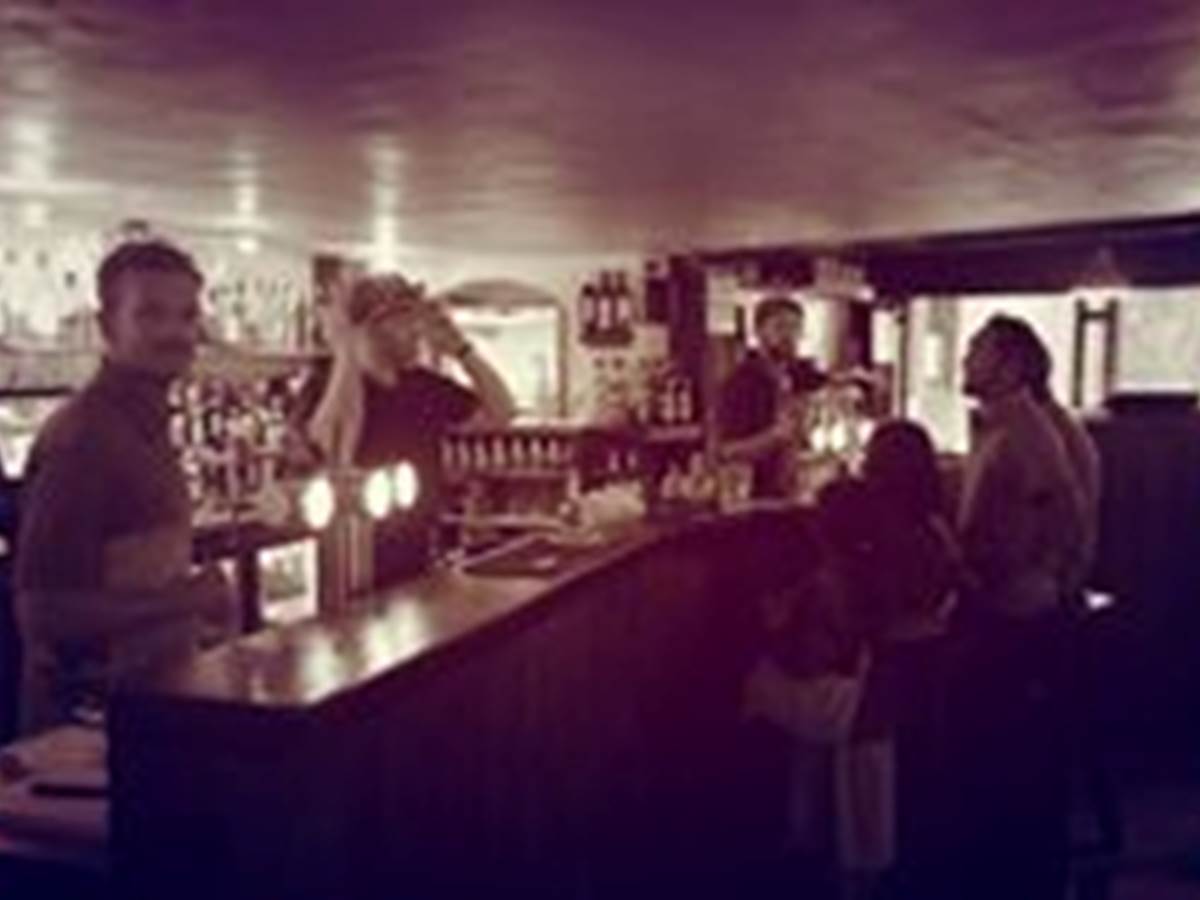Le Couloir Bar