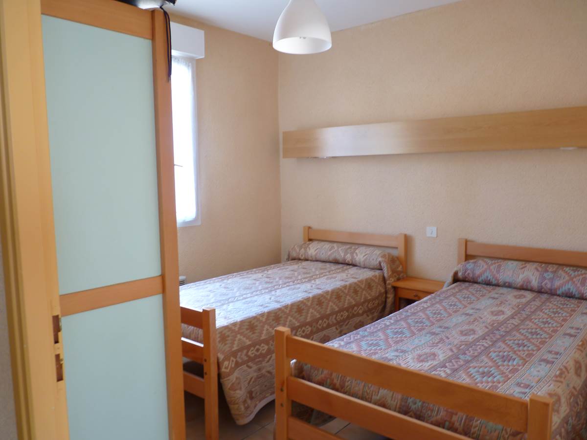 CHAMBRE 2 LITS SIMPLES