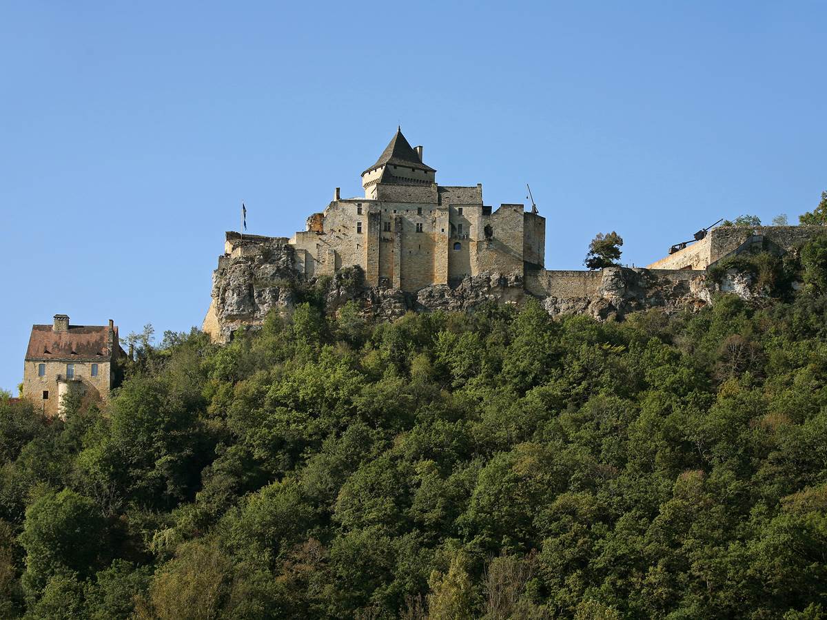 Le Château de Castelnaud dominant la vallée de la Dordogne
