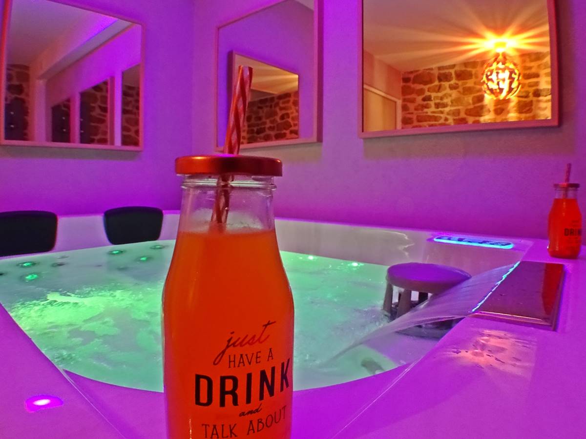 les instants voles - Suite Glamour - Jacuzzi Privatif