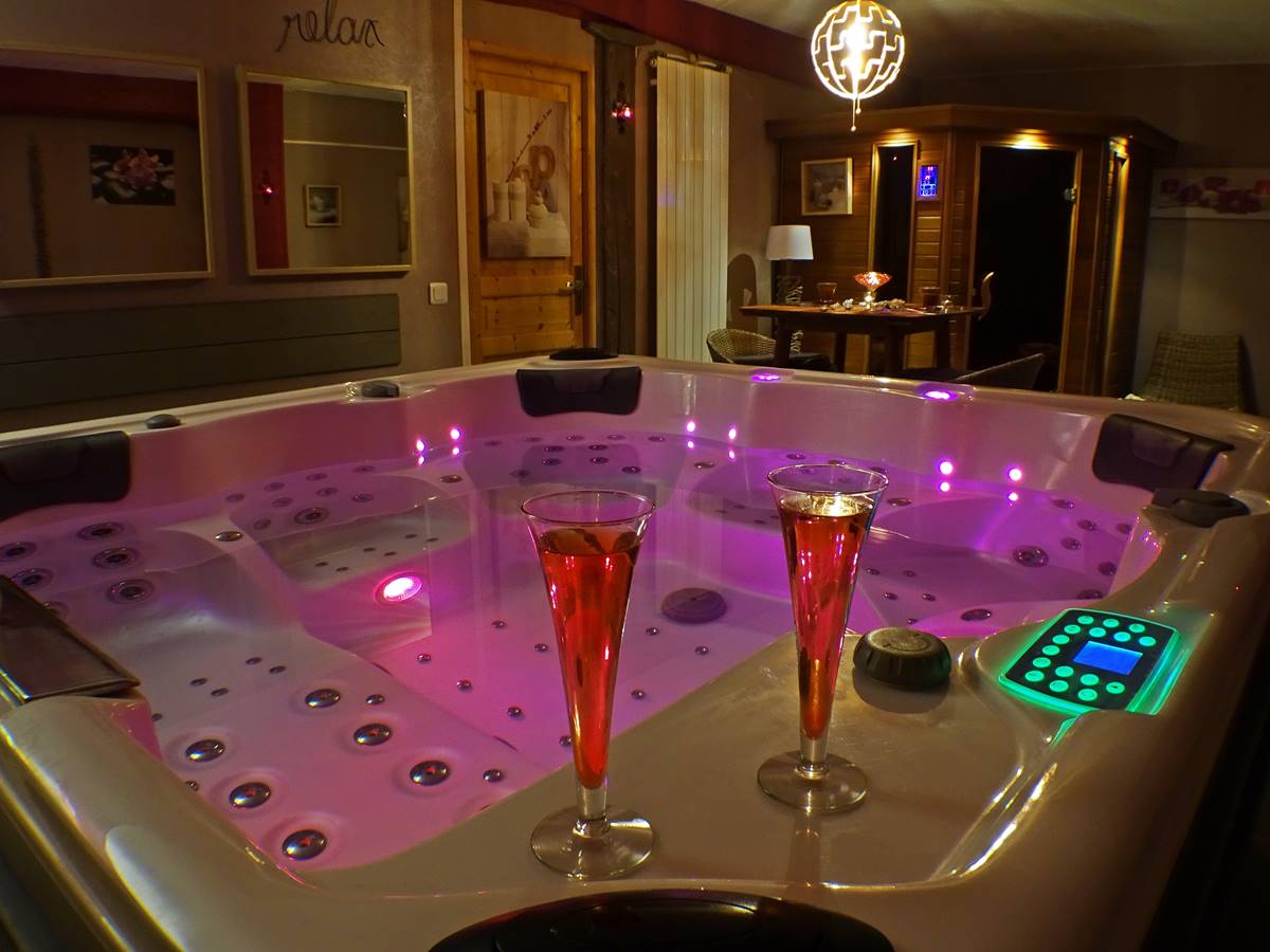 les instants voles jacuzzi privatif - Enfin tous les 2 !!!!!!