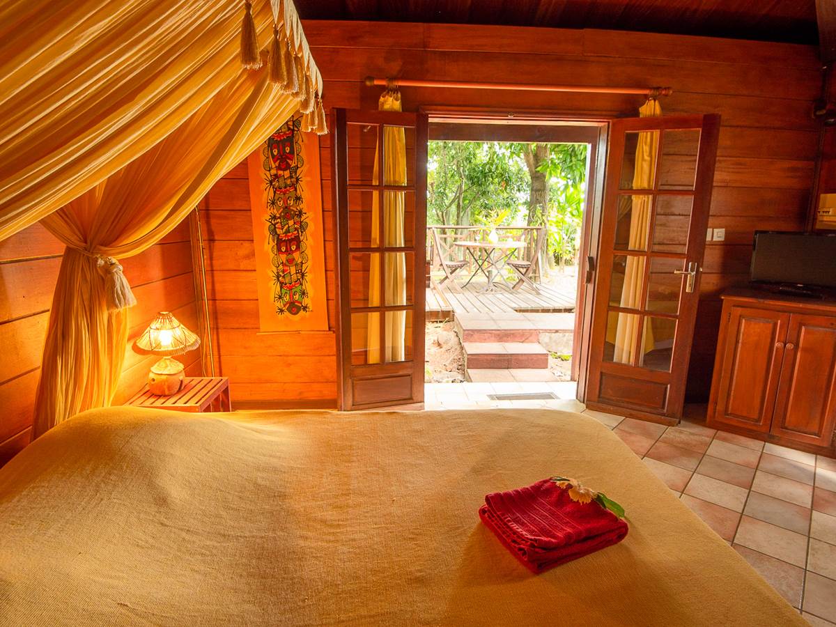 Bungalow meublée Alamanda vue chambre à coucher
