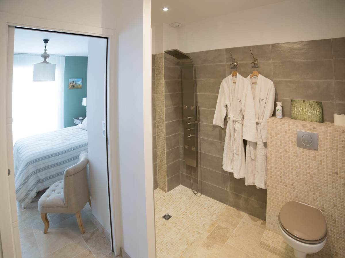 Salle d'eau chambre Kaki
