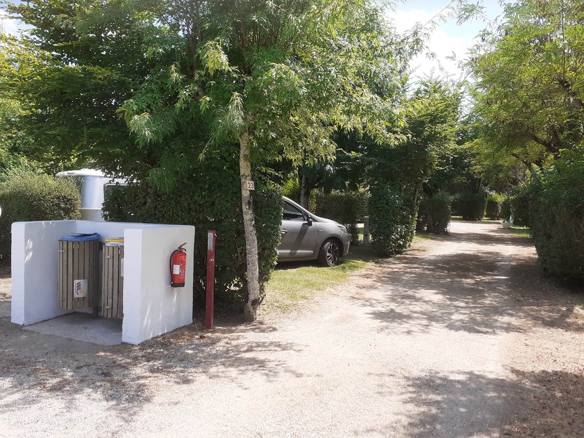 direction les emplacements nus !!