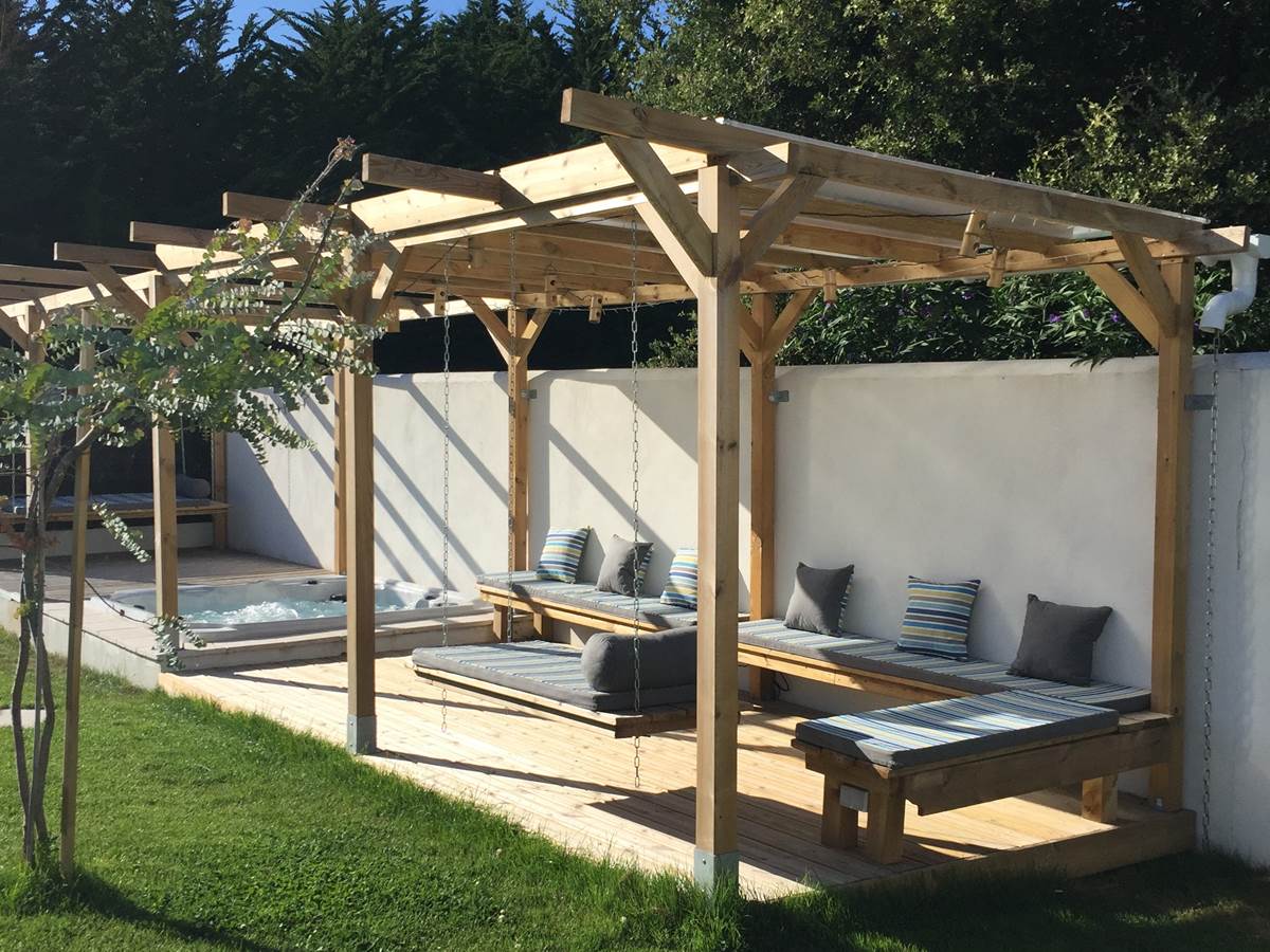 Le-spa-et-la-pergola-la-couardaise