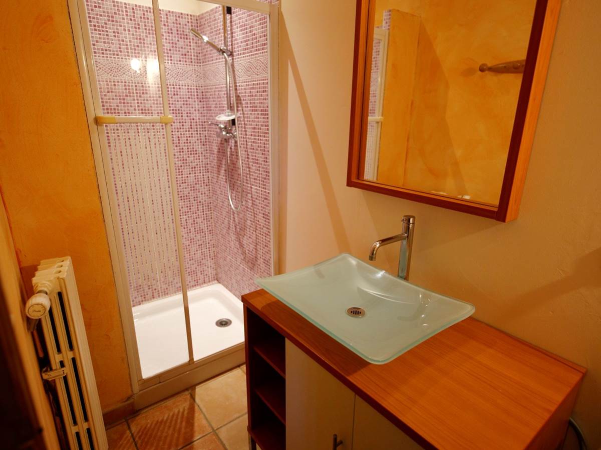 L'Hortus, salle de bain chambre 2