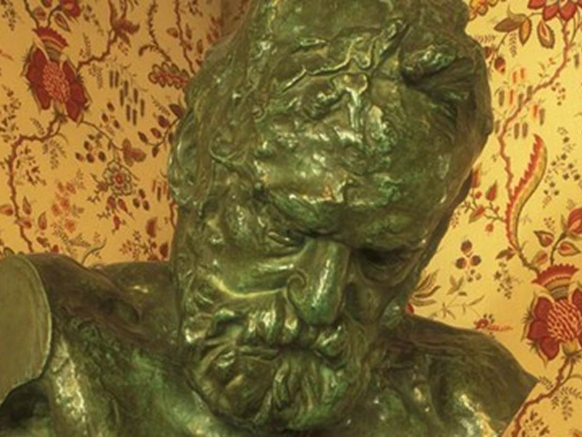 maison-victor-hugo-buste-630x405-c-otcp-henri-garat-i-108-13_block_media_big