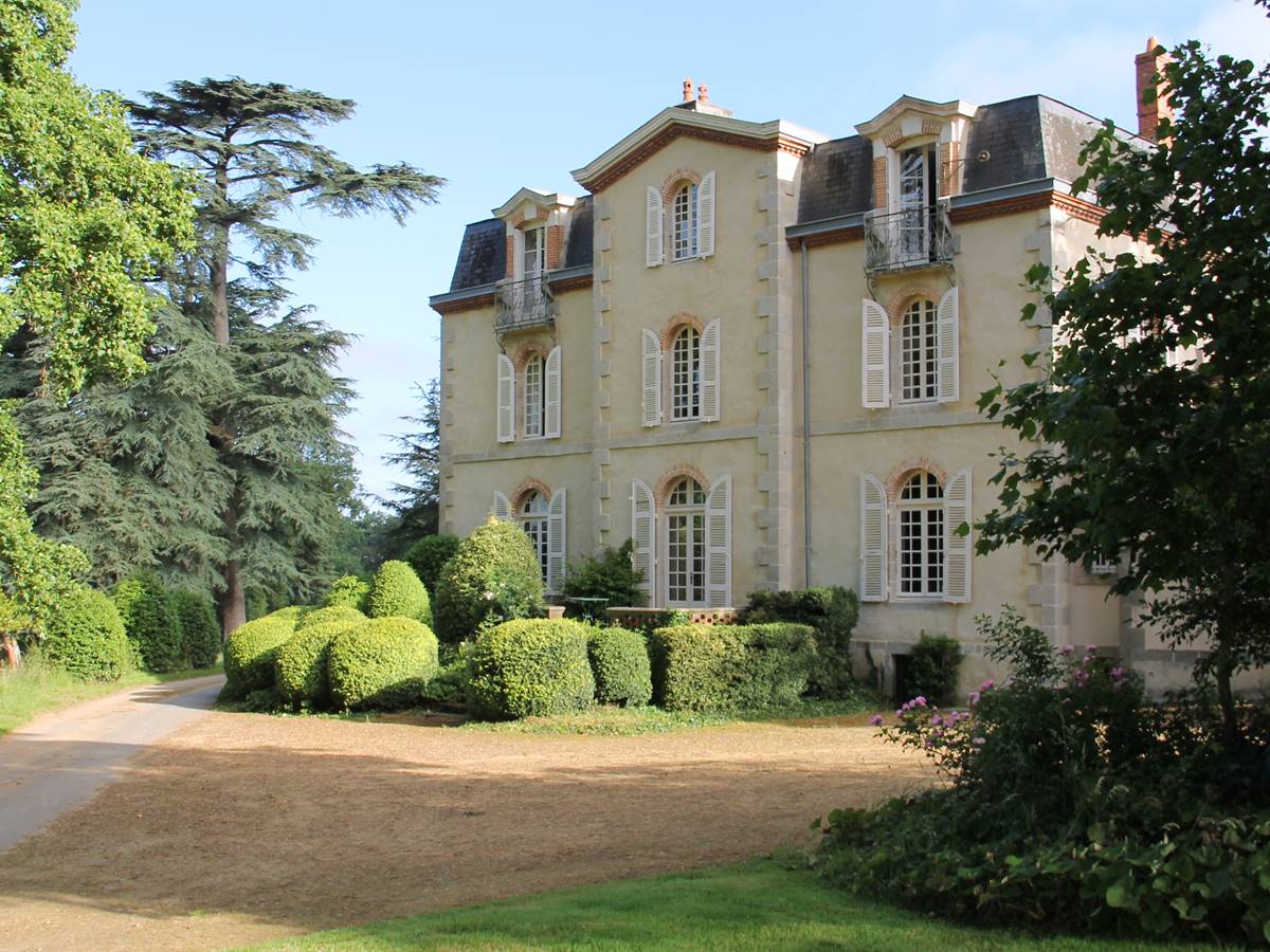 La maison principale au coeur du parc de 60 hectares