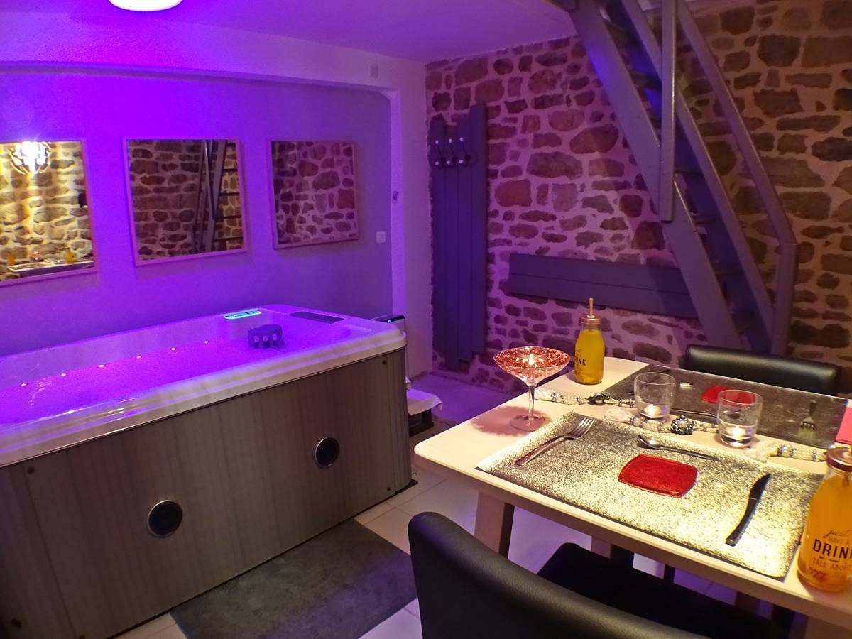 les instants voles jacuzzi privatif - Et si on se faisait un repas en amoureux.....
