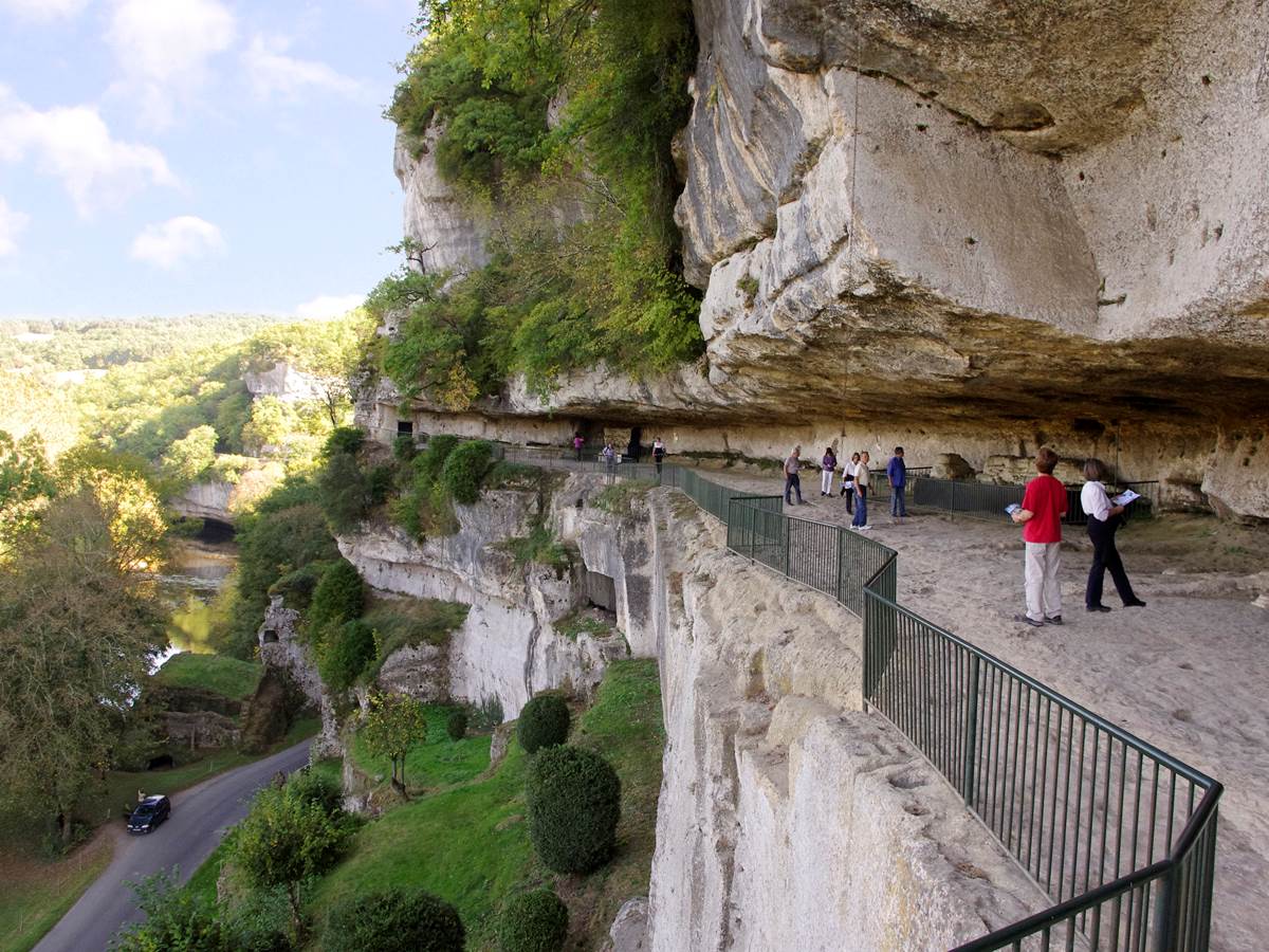 La Roque saint Christophe: cité troglodytique entre Montignac et les Eyzies