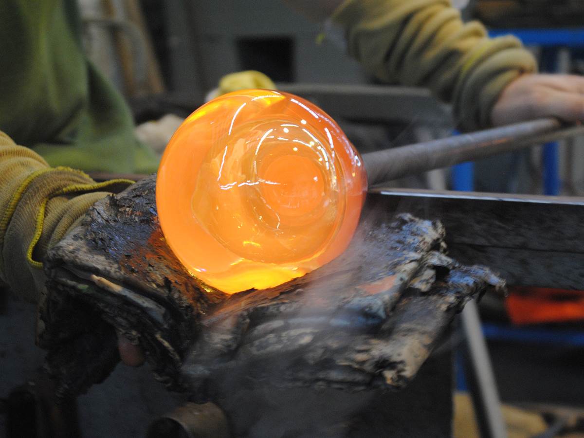 dÃ©monstration_de_verre_soufflÃ©_Ã _l'atelier-musÃ©e_du_verre_de_trÃ©lon