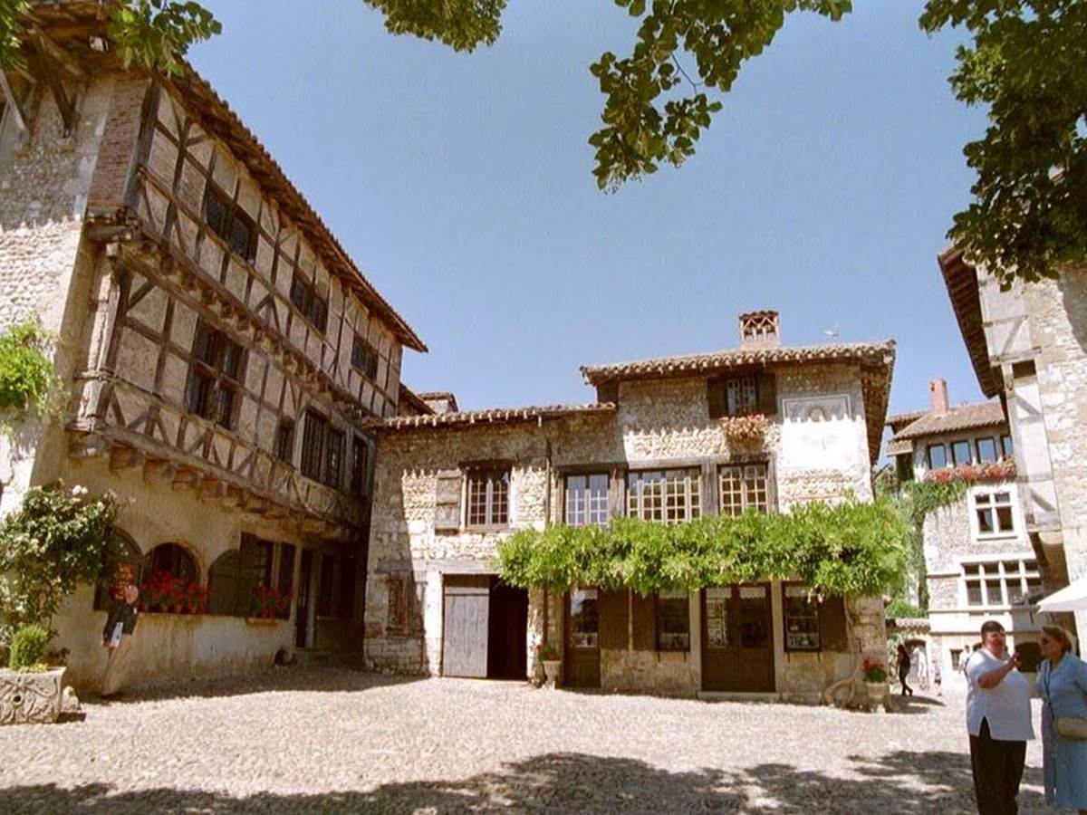 vieux perouges