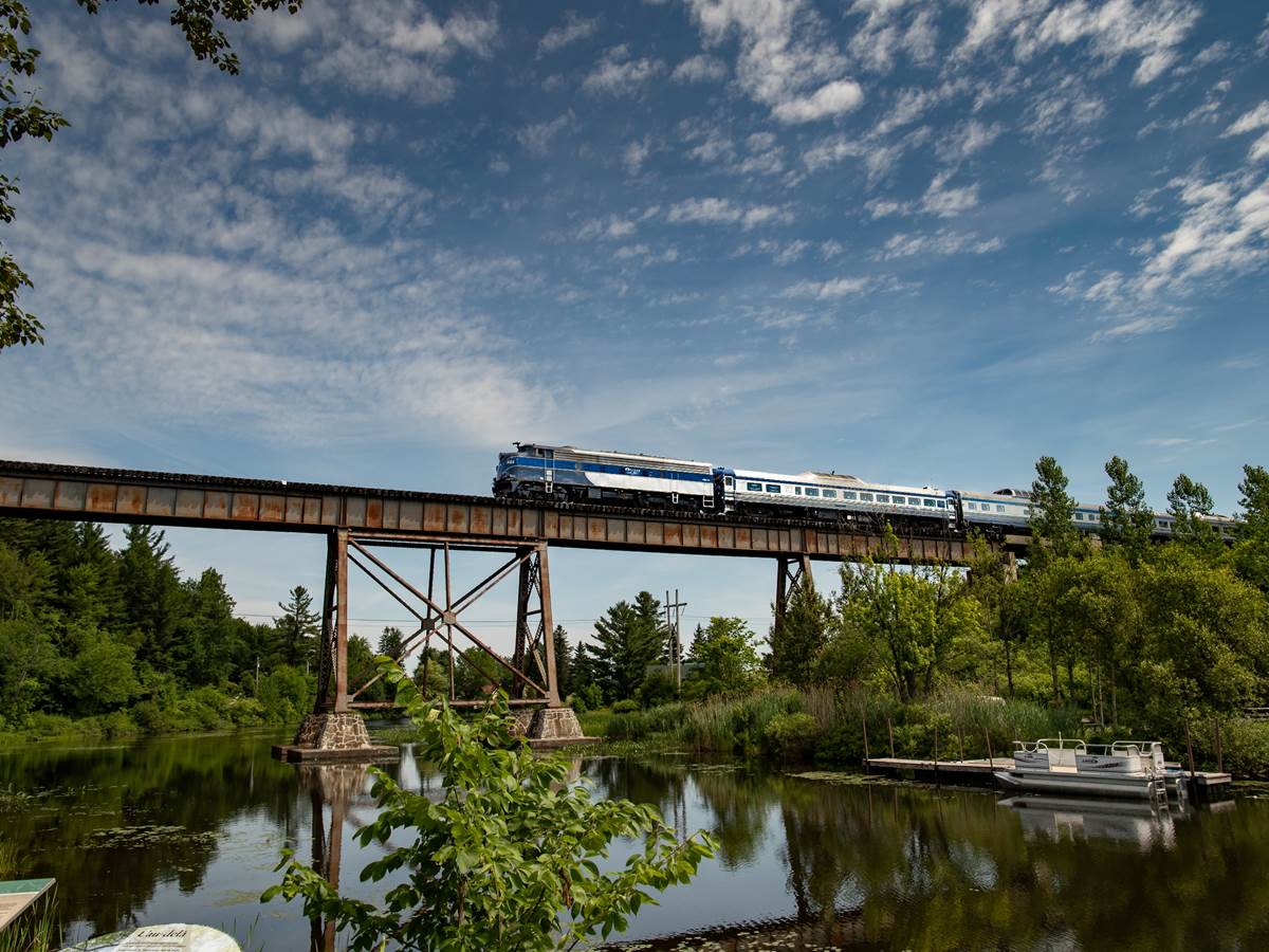 Train Pont Eastman juillet 2018-55