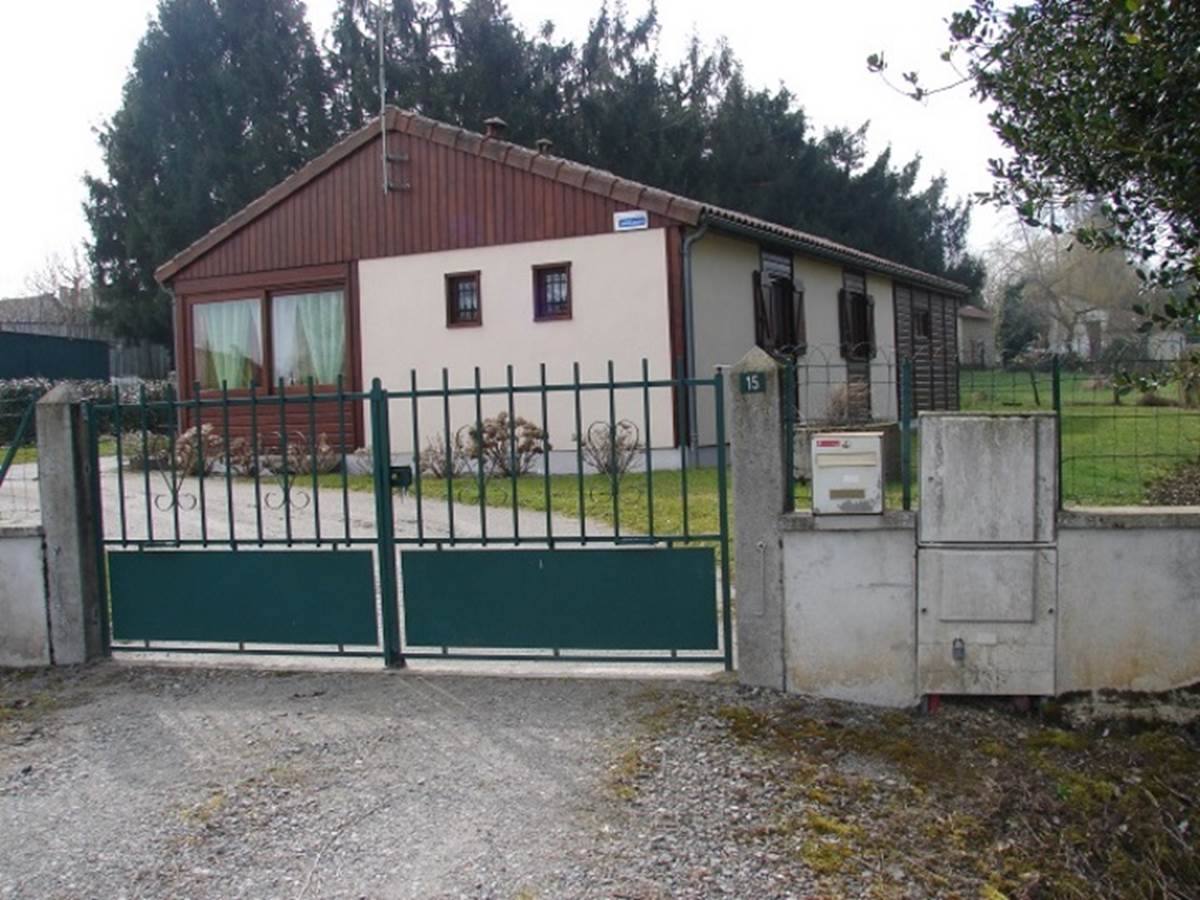 Gîte Les rosiers Arnac-La-Poste, entrée