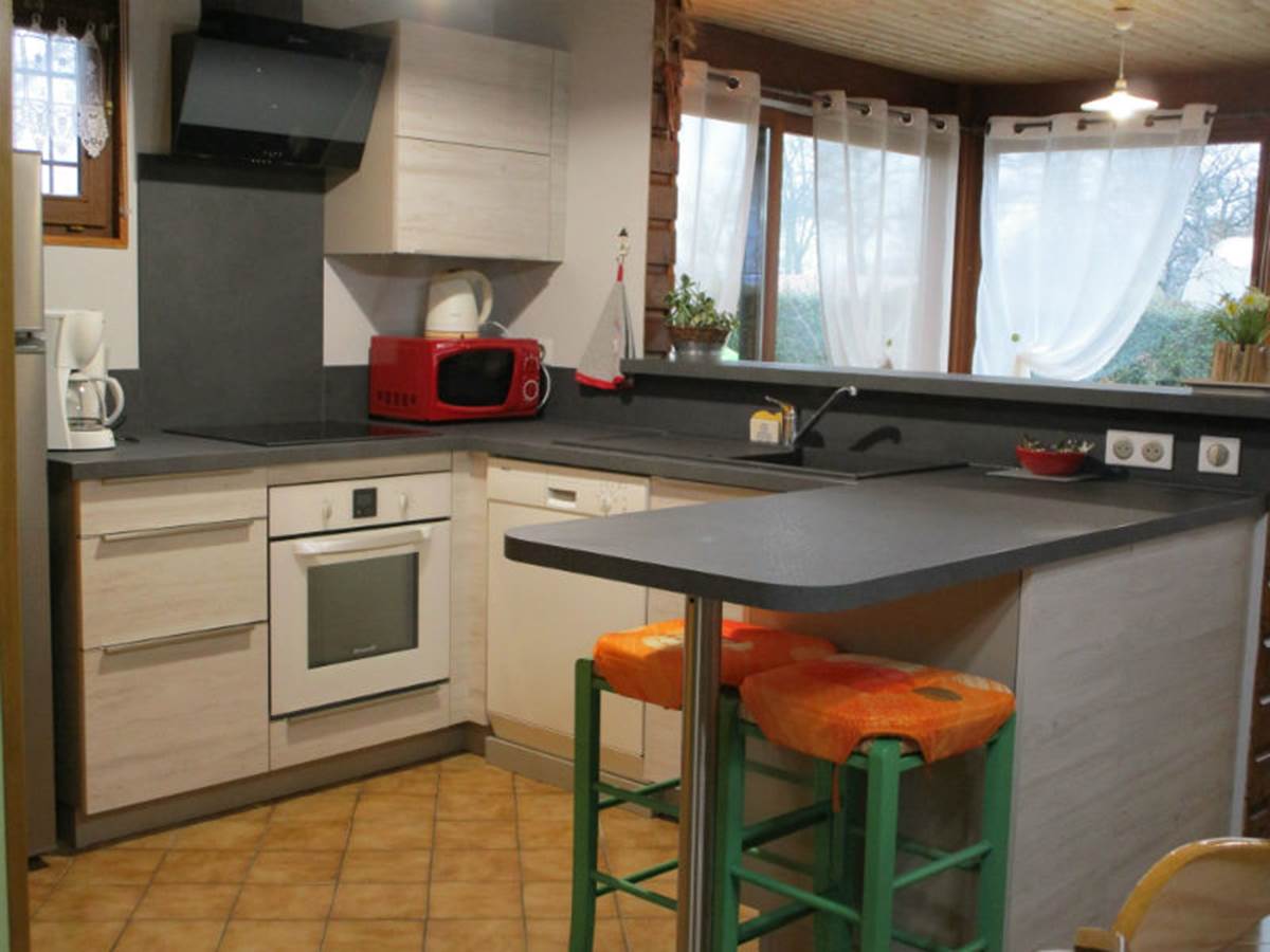 Gîte Les rosiers Arnac-La-Poste, coin cuisine