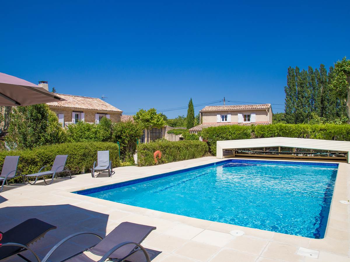 le mas julien , au coeur de la provence et du vignoble de chateauneuf du pape
