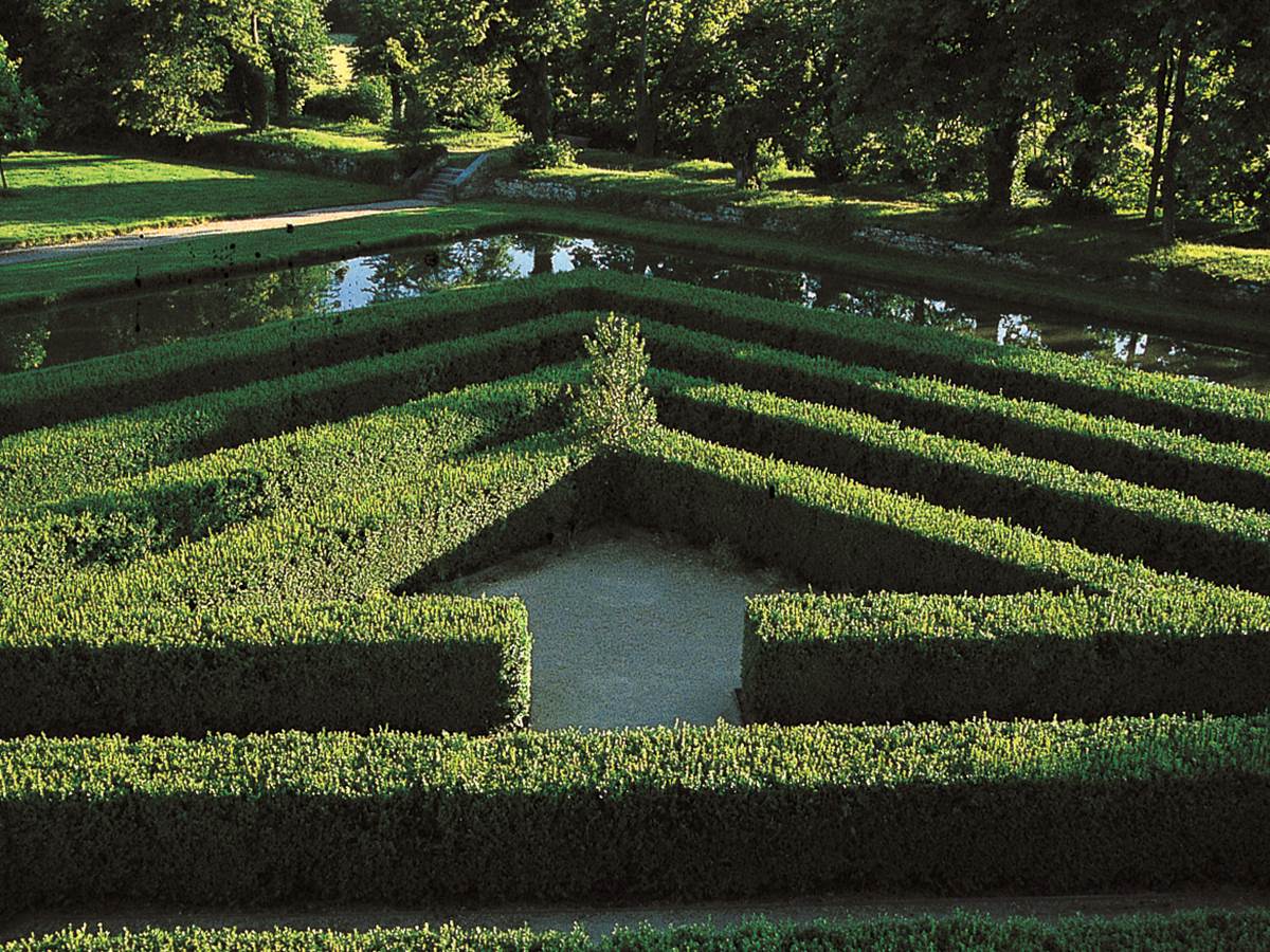 Jardin du château de Cormatin
