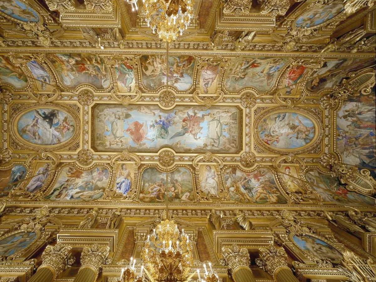 It took ten years after the inauguration to Paul Baudry to complete these astonishing ceiling paintings!