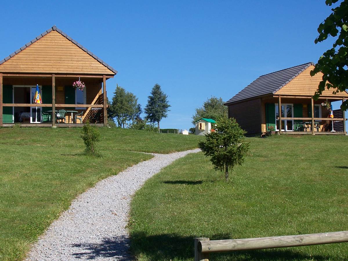 Gîte Chalet Moulin de Clémensac Dordogne Pêche accueil cycliste Randonnée La Dordogne de villages et barrages