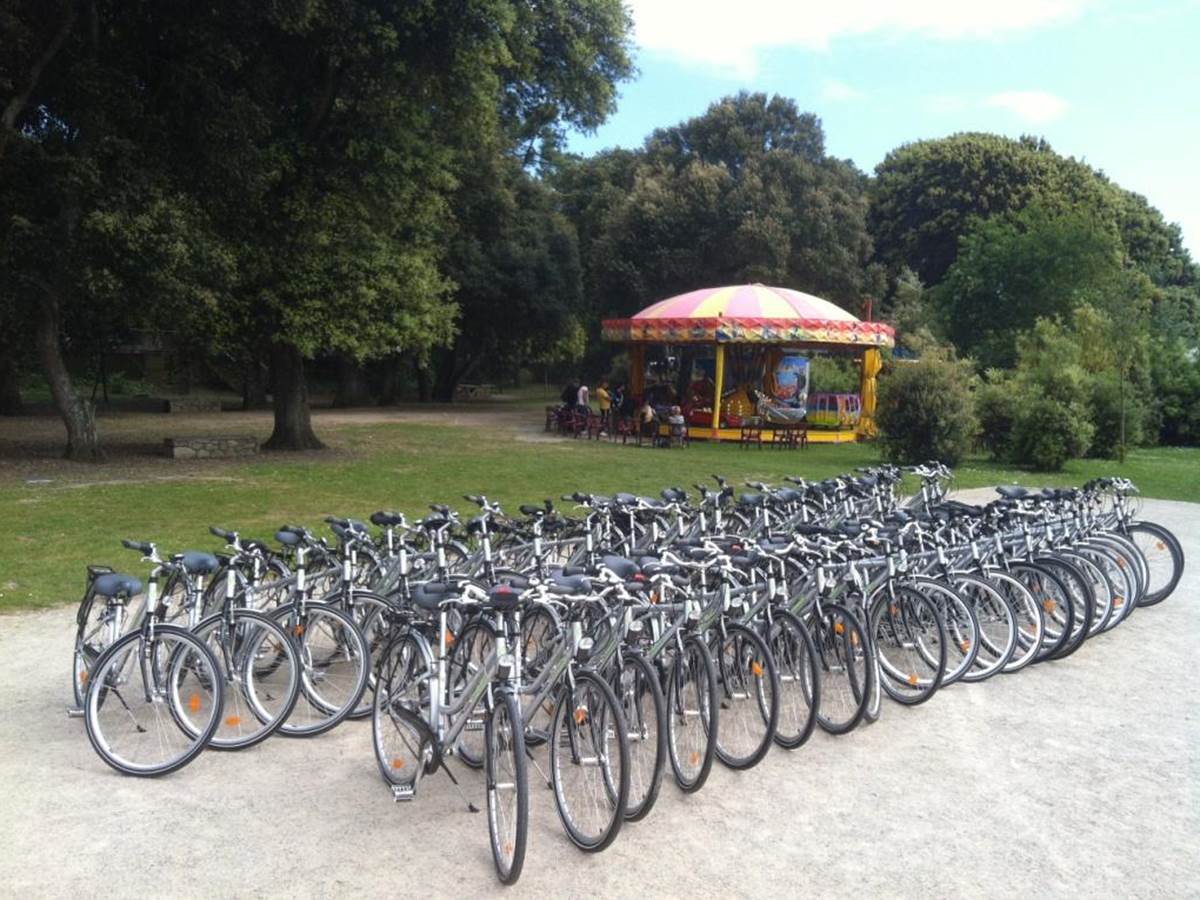 Manège et file ... de vélos