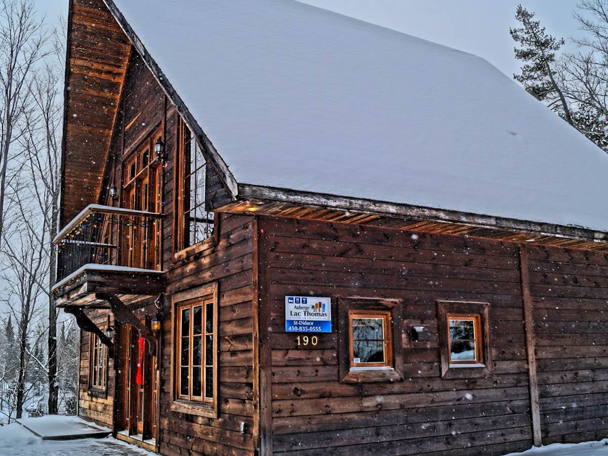 chalet de l'auberge du Lac Thomas