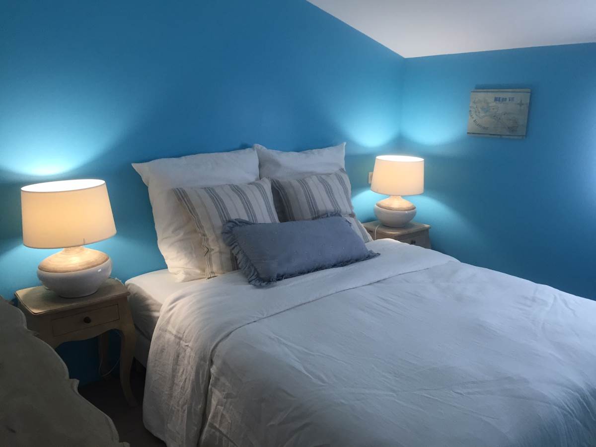 Chambre Bleu Cyan