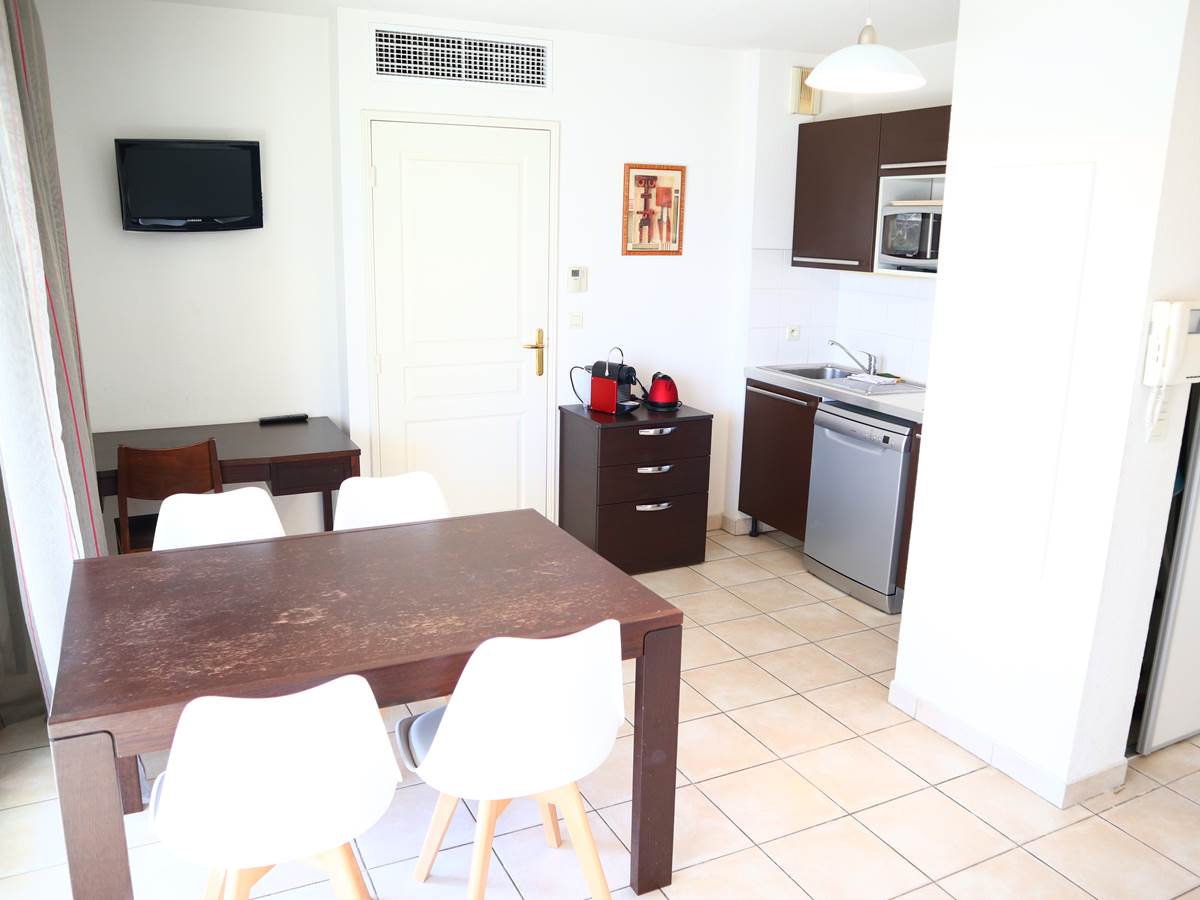 Salle à manger et cuisine