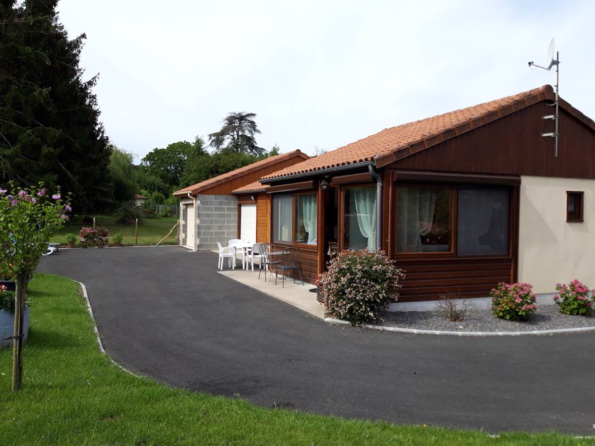 Gîte les rosiers Arnac-la-Poste