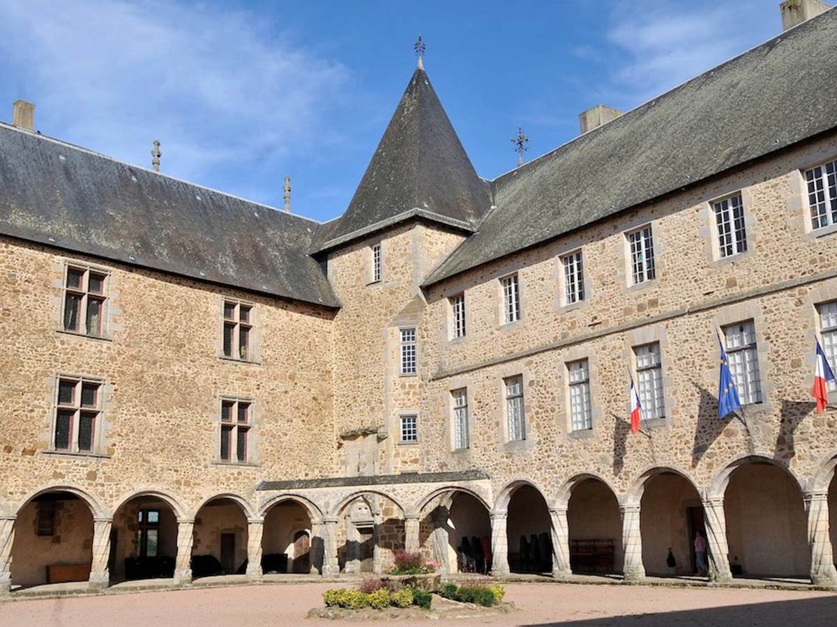 Château de Rochechouart ©hauteviennetourisme