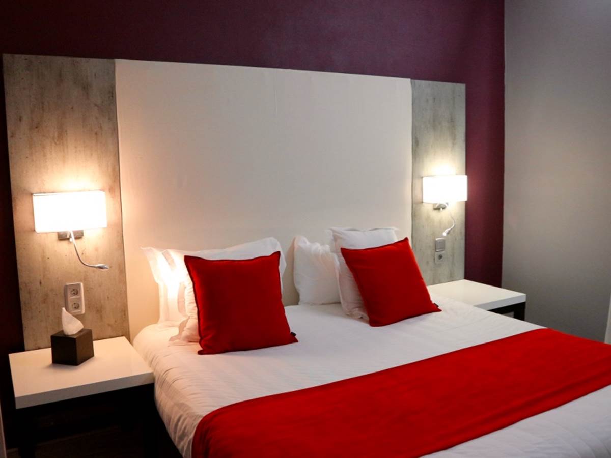 CHAMBRE 11 LITERIE 180