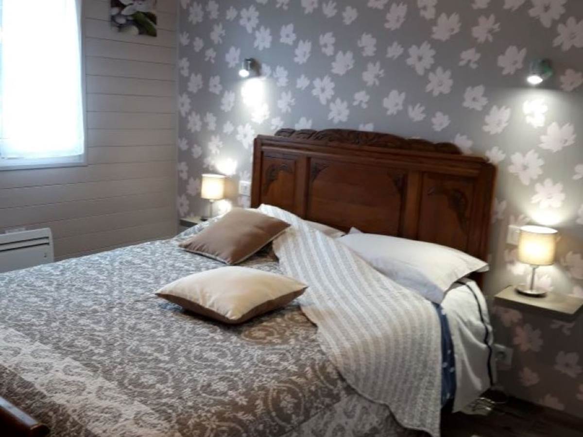 Gîte Les Rosioers chambre lit 140190