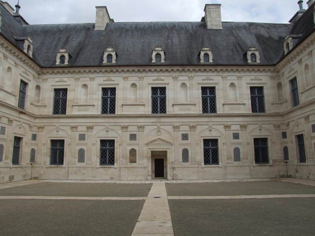 Chateau d'Ancy-le-Franc, XVIe siecle - Adresses, horaires, tarifs.