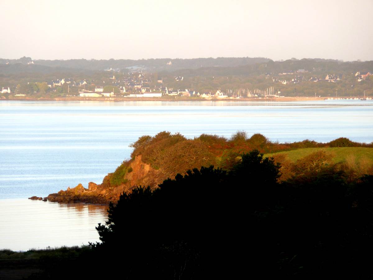 La pointe du Château vue depuis les chambres d'hôtes et gîtes de Gouelet-Ket Ile de Sein