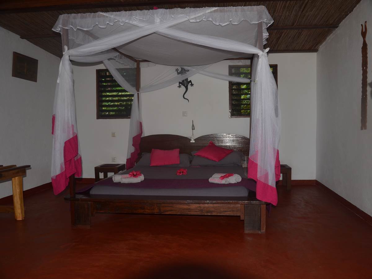 Chambre avec lit double