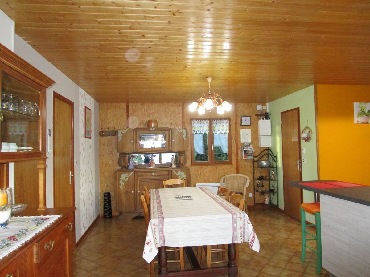 Gîte Les Rosiers, séjoursalon, Arnac-La-Poste en Haute Vienne, Nouvelle Aquitaine
