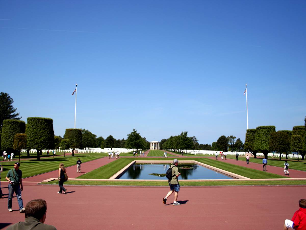 COLLEVILLESURMER-CIMETIERREAMERICAIN-DEBARQUEMENT08-CALVADOS-TOURISME-libre