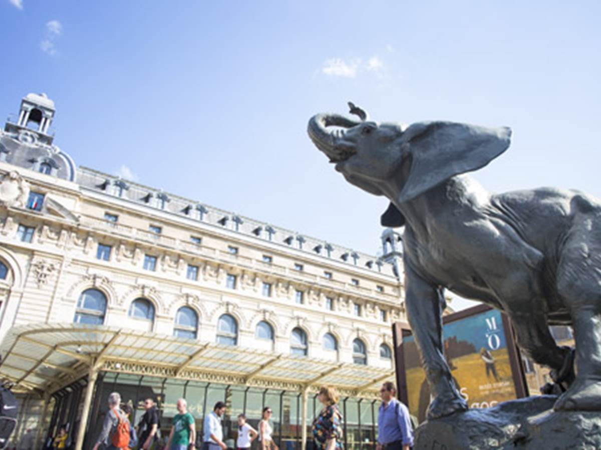 Let’s meet at the Elephant statue!